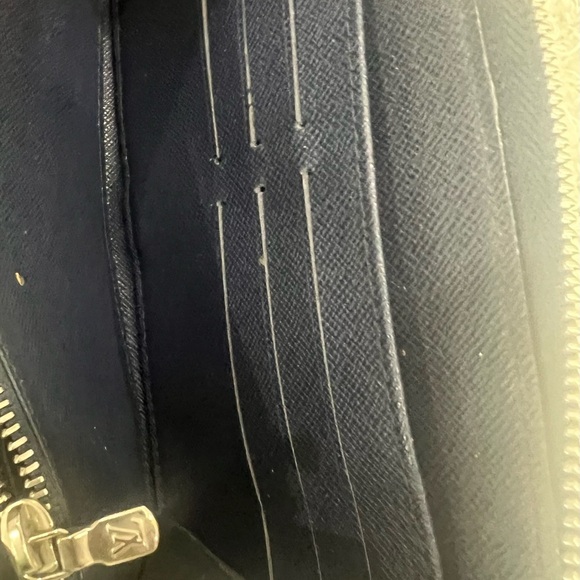 Louis Vuitton Women’s Zip Wallet - Picture 9 of 9